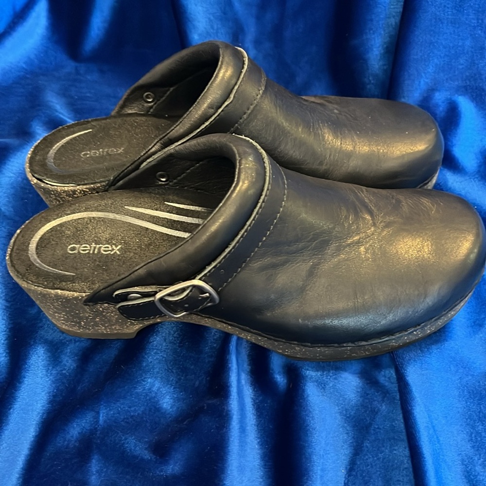 Aetrex Beckie women’s cork clog
Fits a size 9 - Picture 4 of 5